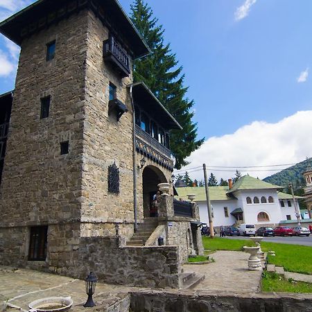 Casa Cu Farfurii Sinaia Exterior foto